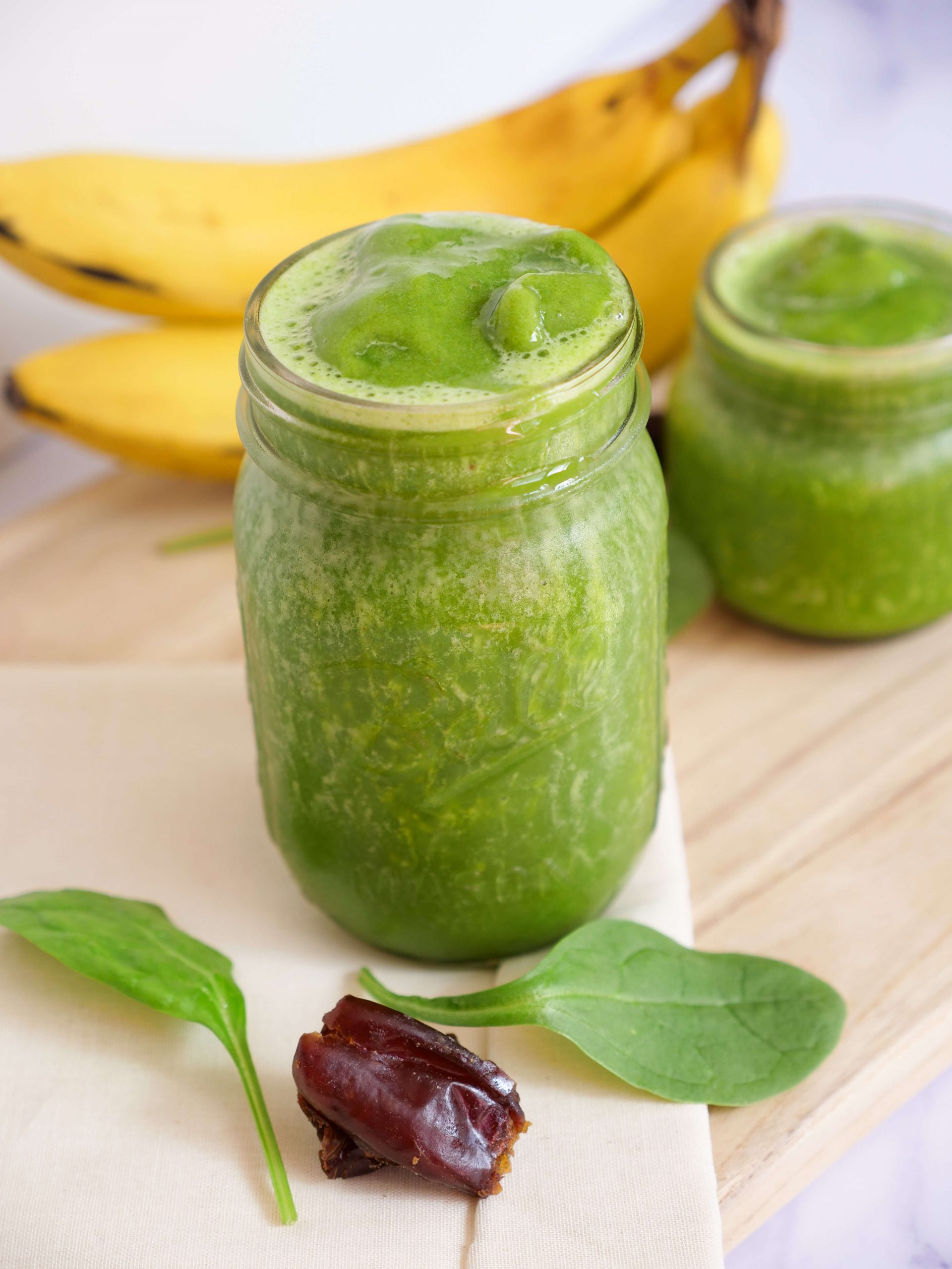 green smoothie with banana and dates