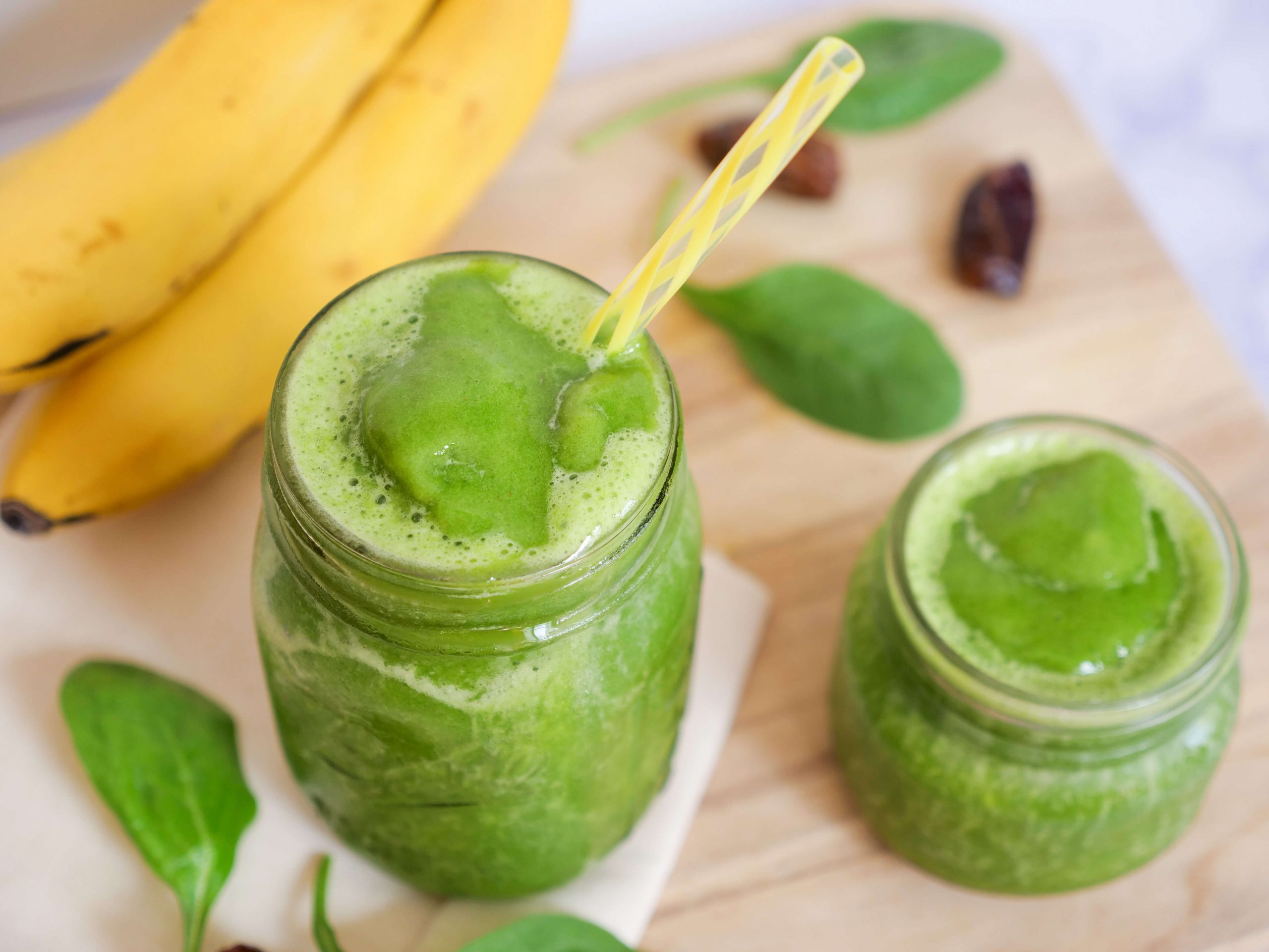 green smoothie in glass cup